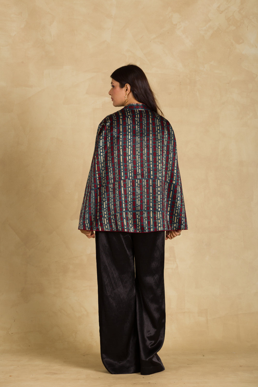 Black Ajrakh Cape-Sleeved Set - 91threads