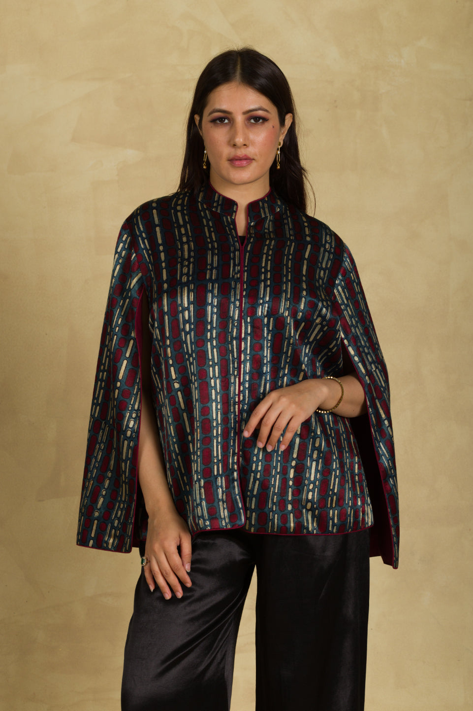 Black Ajrakh Cape-Sleeved Set - 91threads